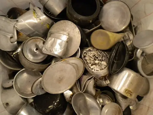 compra de sucatas: Latinha, Metal, Bateria, Panelas, Alumínios, Cobre, Motor de Geladeira, Metais em Geral em Várzea Paulista