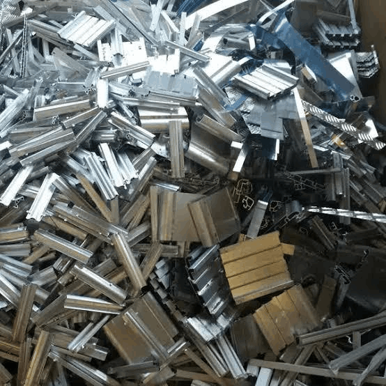 compra de sucatas: Latinha, Metal, Bateria, Panelas, Alumínios, Cobre, Motor de Geladeira, Metais em Geral em Várzea Paulista
